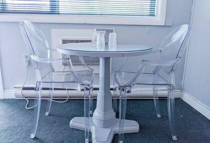 Skyline Motel & Campus Inn