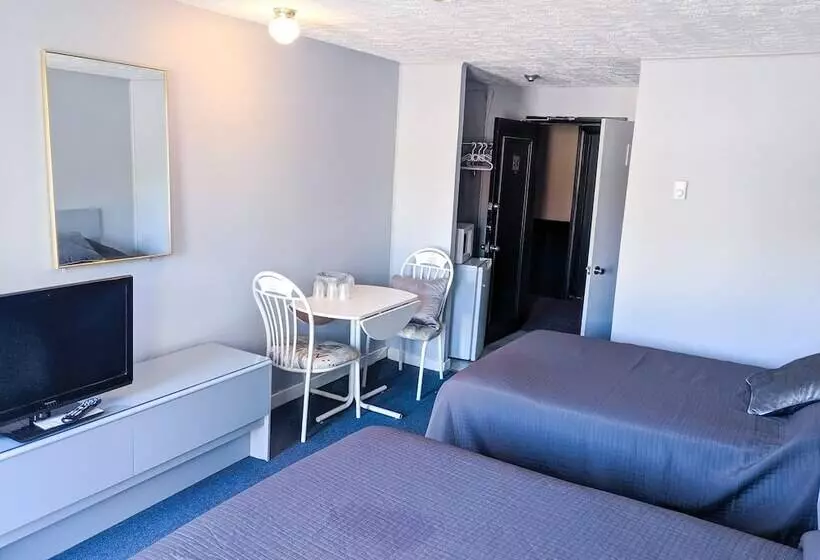 Skyline Motel & Campus Inn