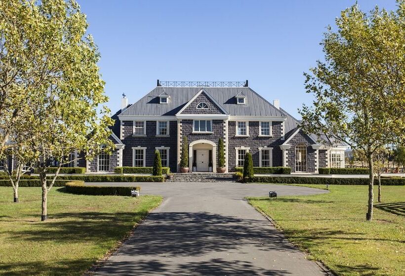 Bed and Breakfast Stoneleigh Lodge