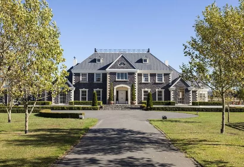 ベッドアンドブレックファースト Stoneleigh Lodge