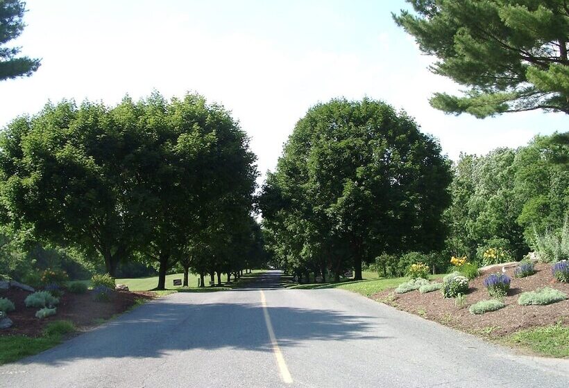 هتل Circle M Rv & Camping Resort Caravan Park