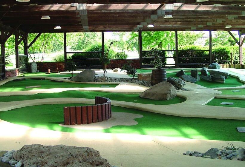 هتل Circle M Rv & Camping Resort Caravan Park