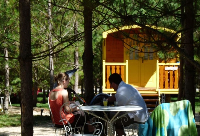 فندق Défiplanet  à Dienné   Hébergements Insolites