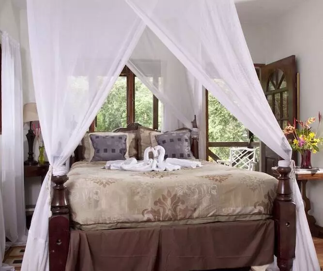 هتل Forres Park Resort & Spa