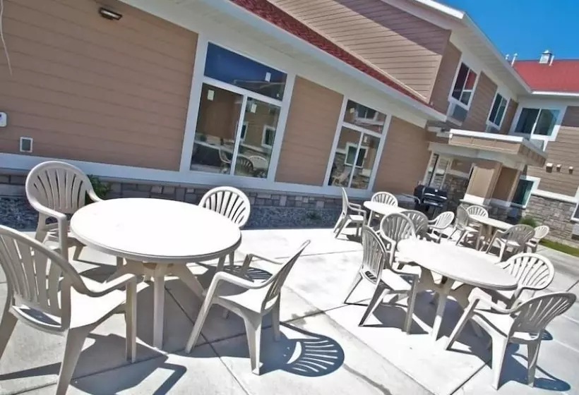 Hotelli American Inn & Suites