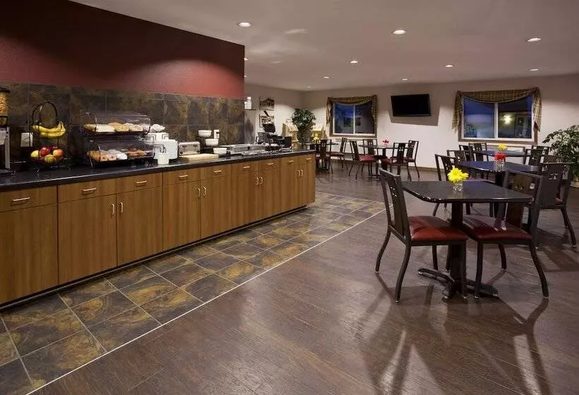 Hotelli American Inn & Suites