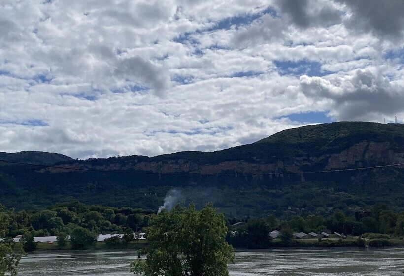 فندق Hôtel Restaurant La Source