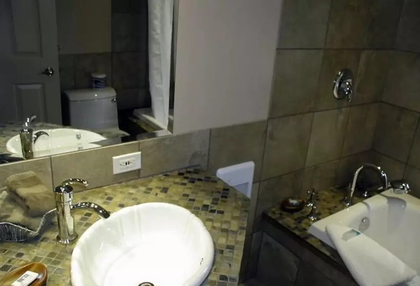 هتل Sea Star Beach Retreat