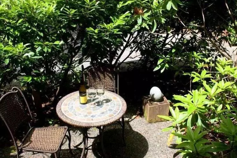 هتل Sea Star Beach Retreat