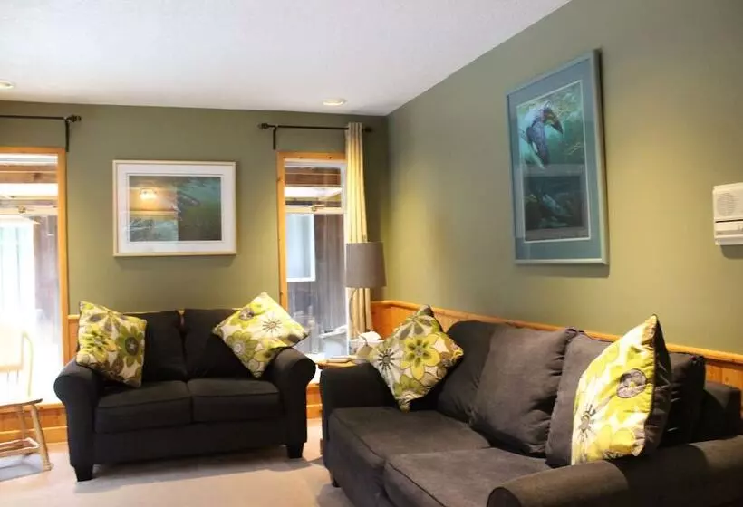 هتل Sea Star Beach Retreat