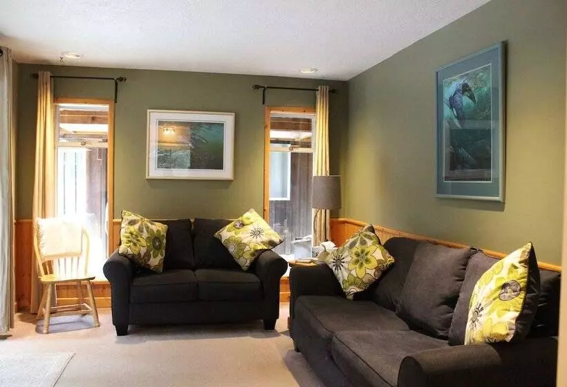 هتل Sea Star Beach Retreat