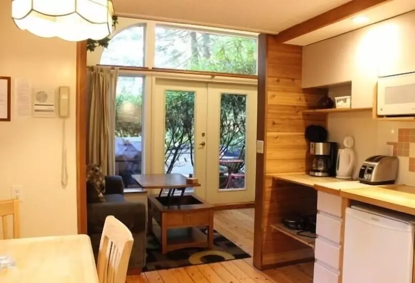 هتل Sea Star Beach Retreat