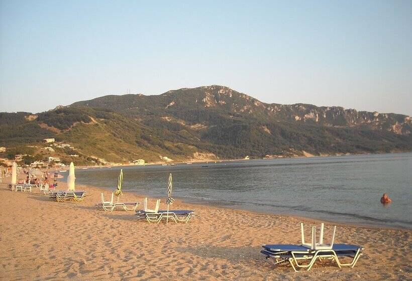 Kostas Apartments & Studios