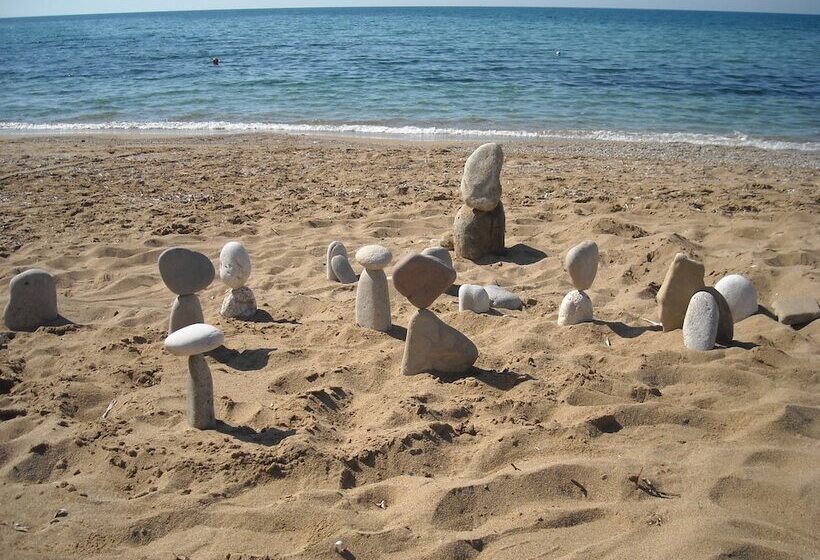 Kostas Apartments & Studios