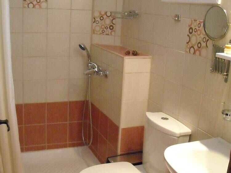 Kostas Apartments & Studios