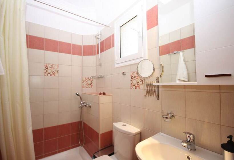 Kostas Apartments & Studios