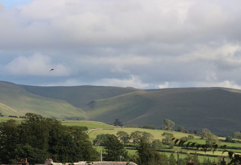 بنسيون Woodlands Country House