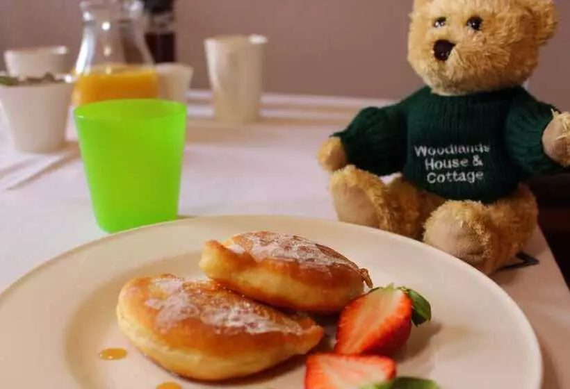 ペンション Woodlands Country House