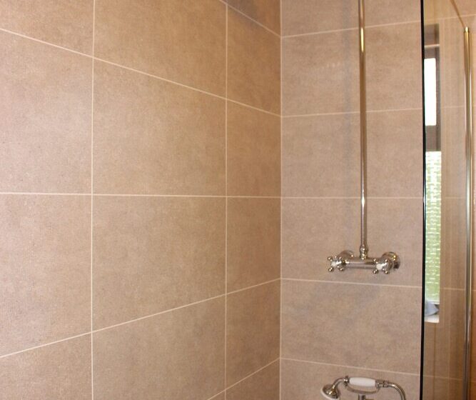 بنسيون Woodlands Country House