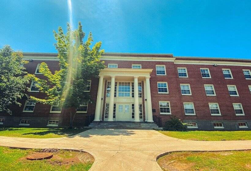 Unb Fredericton Summer Accommodations Hostel