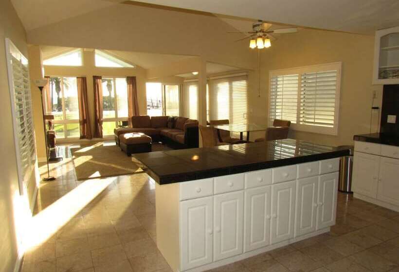 3 Bedroom Duplex With Ocean View