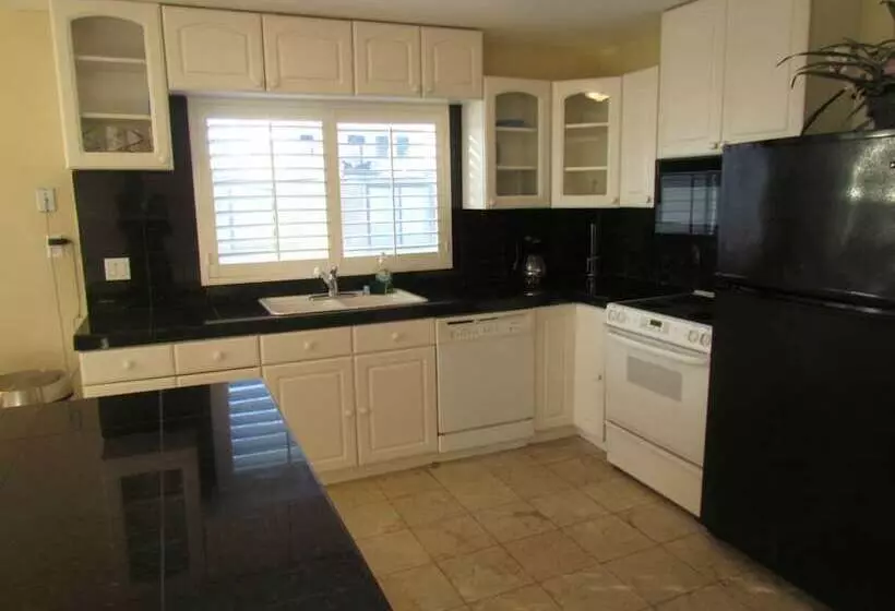 3 Bedroom Duplex With Ocean View