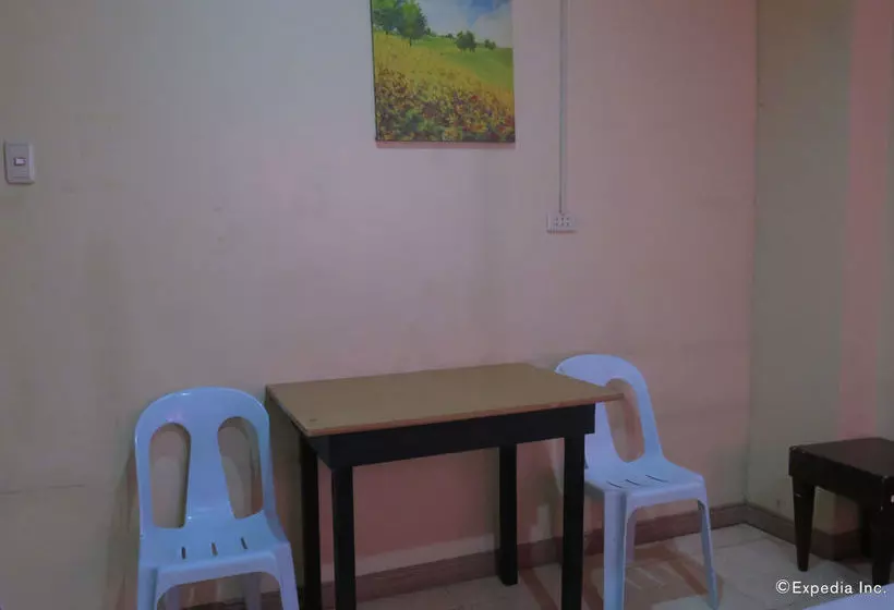 C Est La Vie Pension