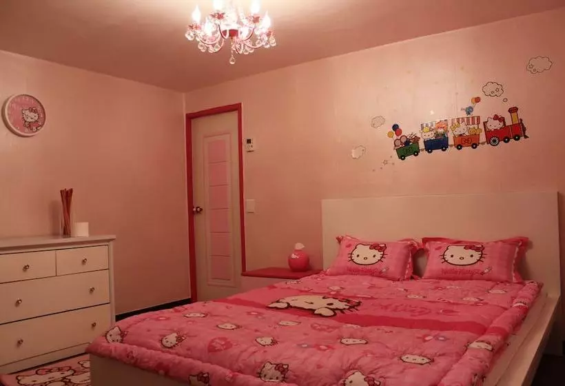 Dreamers Guesthouse  Hostel