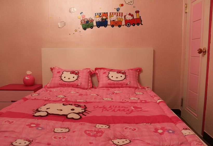 Dreamers Guesthouse  Hostel