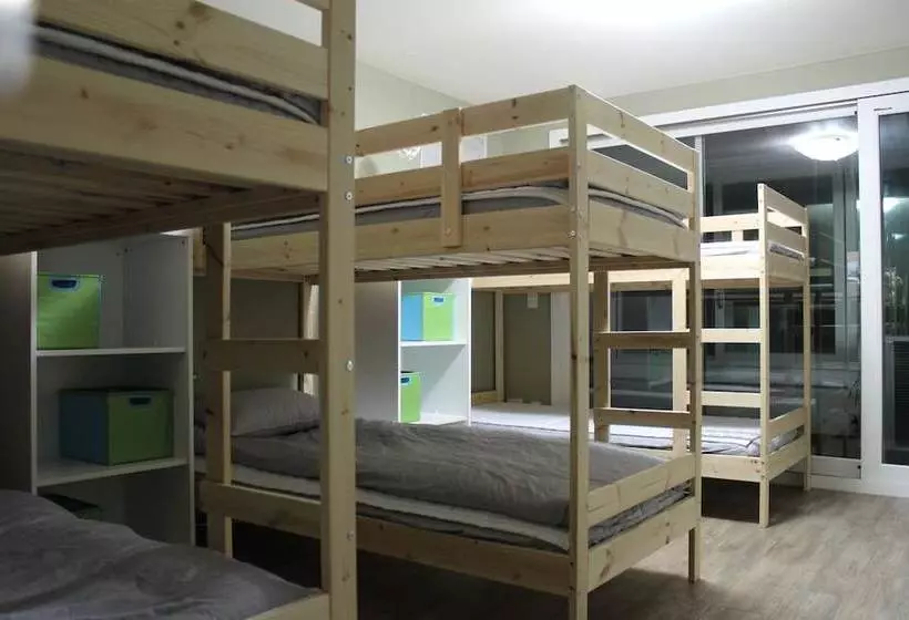 Dreamers Guesthouse  Hostel