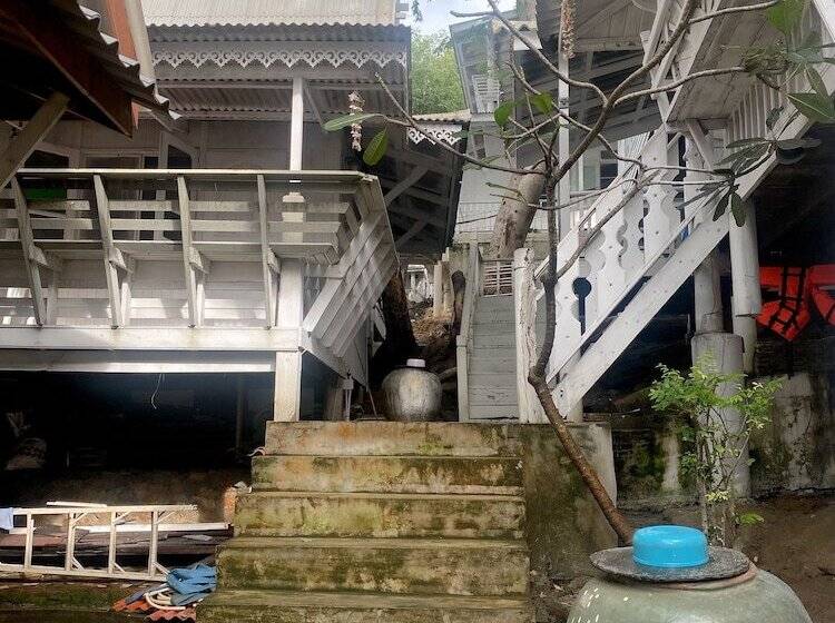 ホテル Banthaisangthain Resort