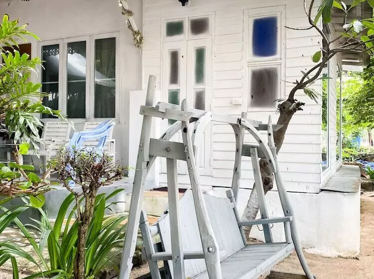 Hotel Banthaisangthain Resort