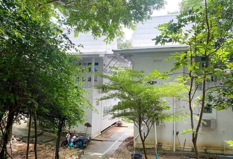 ホテル Banthaisangthain Resort