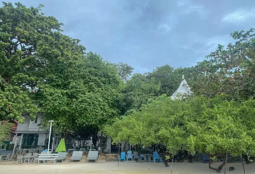 Hotel Banthaisangthain Resort