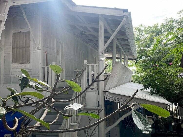 ホテル Banthaisangthain Resort