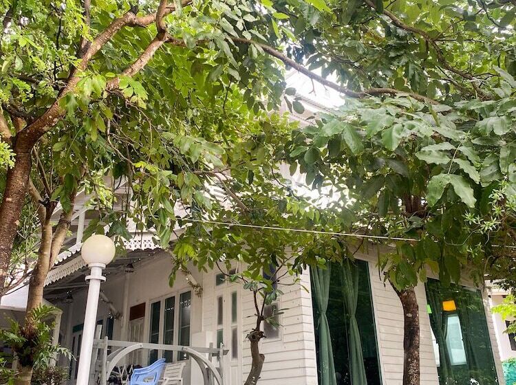 ホテル Banthaisangthain Resort