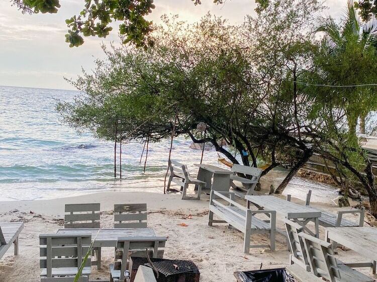 ホテル Banthaisangthain Resort