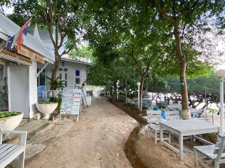 Hotel Banthaisangthain Resort