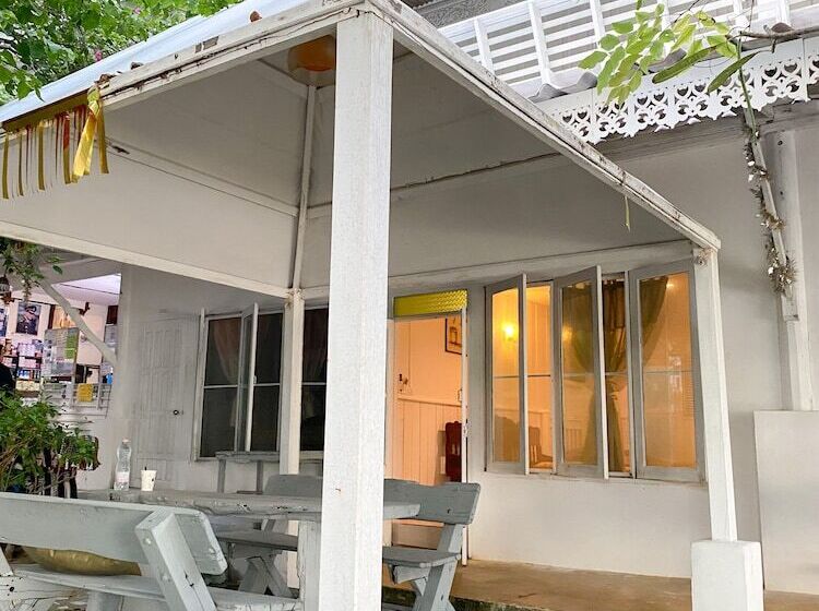 ホテル Banthaisangthain Resort