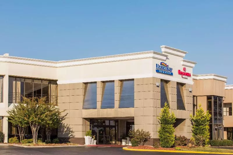 Отель Baymont By Wyndham Fayetteville Fort Bragg Area