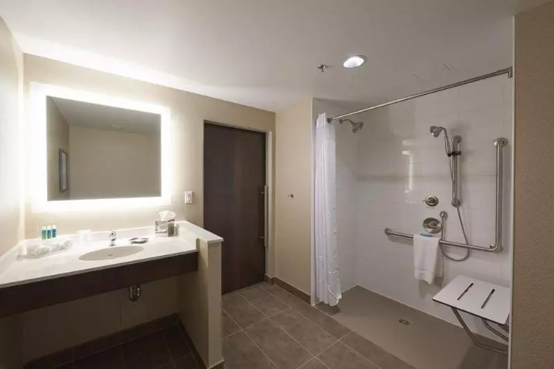 Hôtel Holiday Inn Express & Suites St. John S Airport, An Ihg