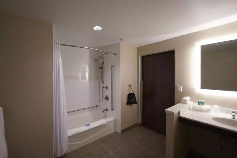 Hôtel Holiday Inn Express & Suites St. John S Airport, An Ihg