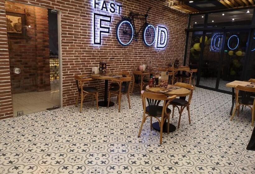 酒店 Istanbul Fair