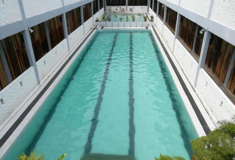 فندق Joe Fisherman Inn