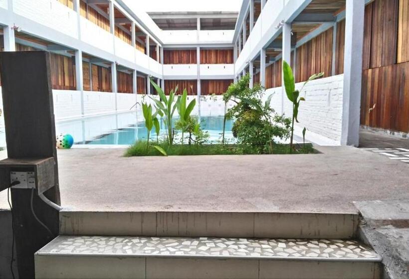 فندق Joe Fisherman Inn