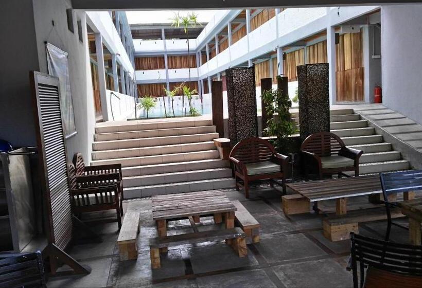 فندق Joe Fisherman Inn