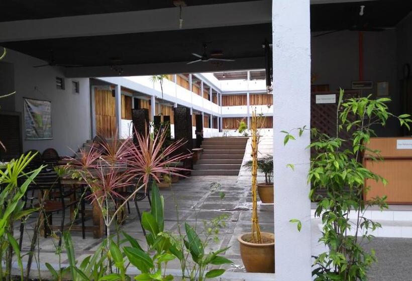 فندق Joe Fisherman Inn