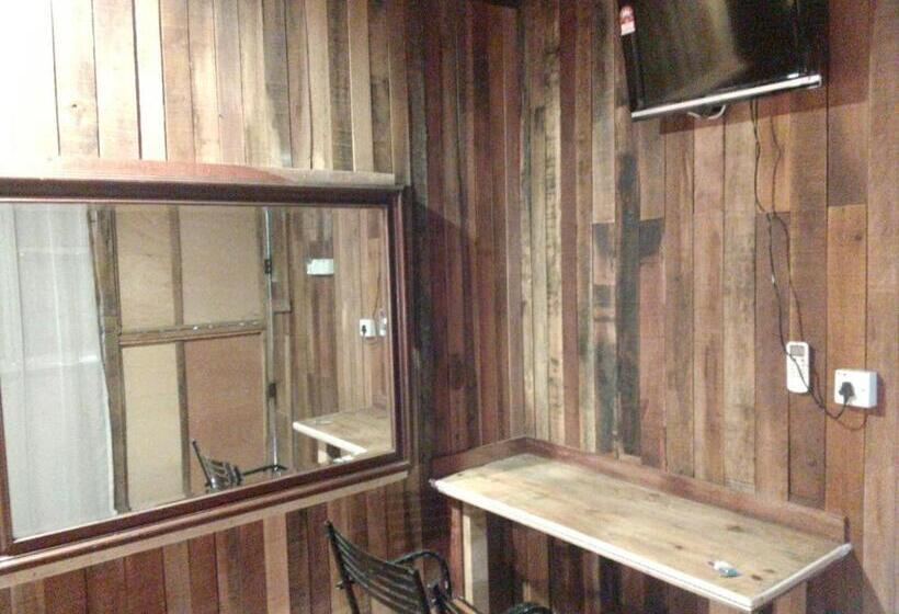 فندق Joe Fisherman Inn