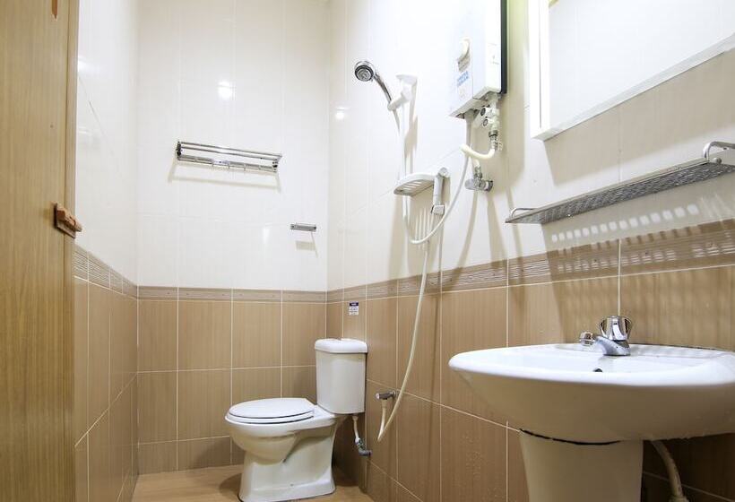 فندق Ombak Inn Chalet