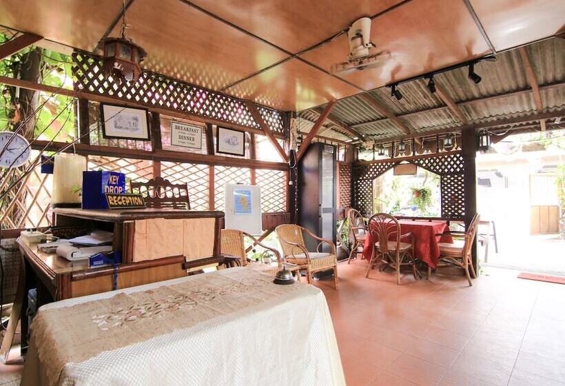 فندق Ombak Inn Chalet